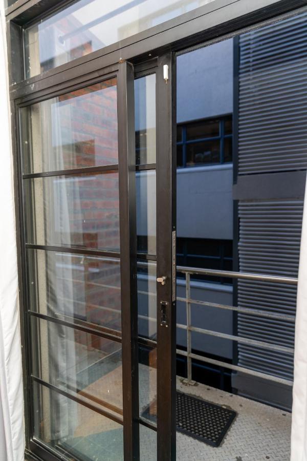 Manhattan Style Loft With Backup Power On 4 Loop Str Cape Town Dış mekan fotoğraf