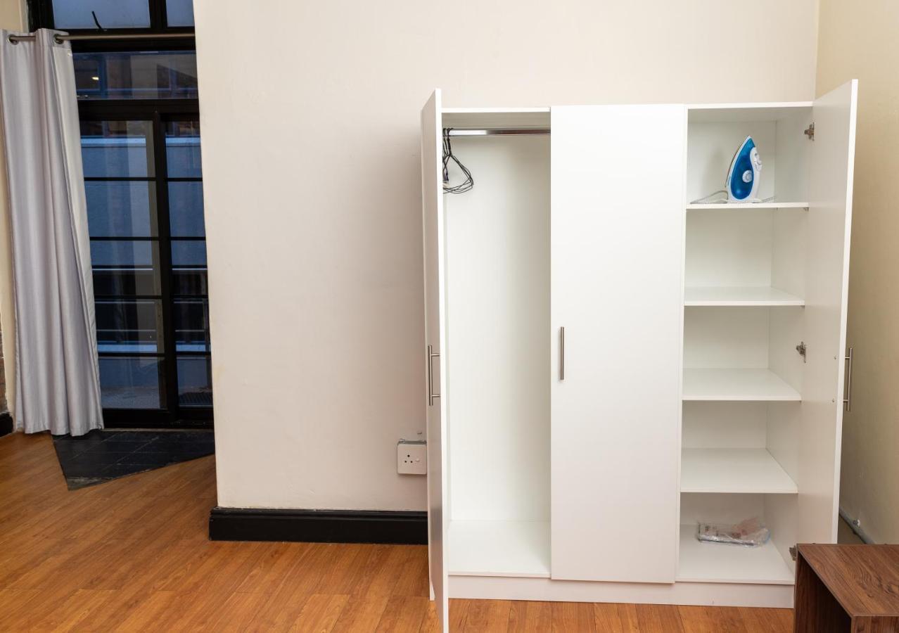 Manhattan Style Loft With Backup Power On 4 Loop Str Cape Town Dış mekan fotoğraf